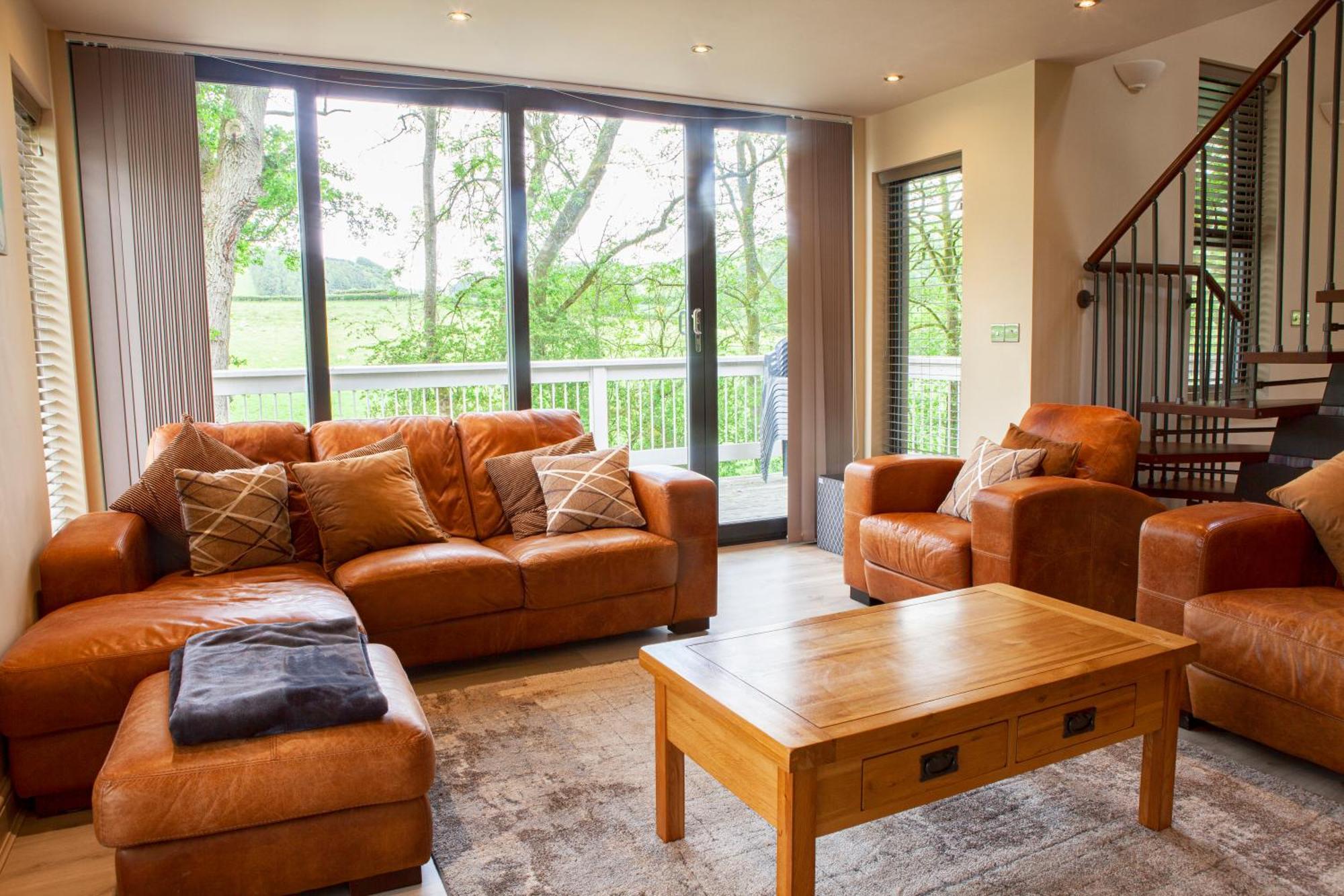 Elm Escapes Villa Knighton  Exterior photo